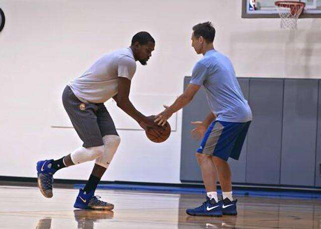 体育德甲：四轮不胜 勒沃库森2-2门兴格拉德巴赫